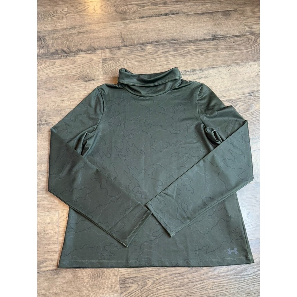 EUC Womens Under Armour long sleeve mock neck loose fit green warm size M